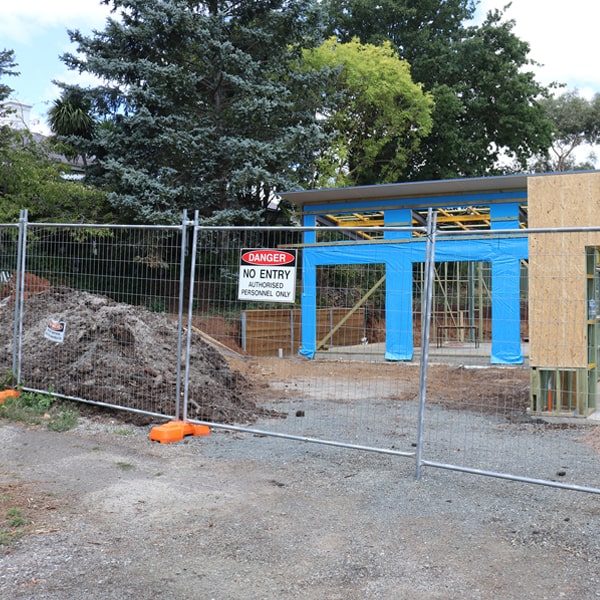 do you deliver and set up temporary fencing and what's the cost for this in Ryde California